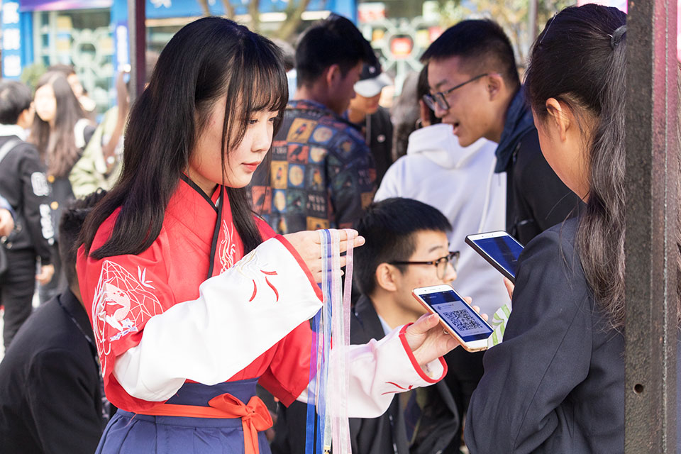 <b>四川新华电脑学院双十一校内展卖会火热举办</b>