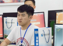 <b>新华互联网科技2018暑期VR师资培训之：让VR在课堂上诞生</b>