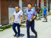 <b>一路北上，四川新华松潘电商帮扶攻坚战吹响冲锋号</b>