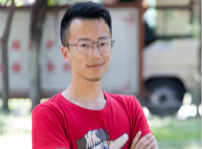 <b>不安现状，社会闯荡十年，选择新华重新出发</b>