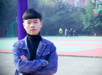 <b>小小的天，大大的梦，活成自己想要的模样</b>