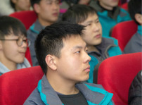 <b>新生的第一课，四川新华2019级新生座谈会！</b>