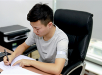 <b>新华使我的人生轨迹改变了许多</b>