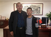 <b>毕业十年把家乡苹果销往世界各地</b>