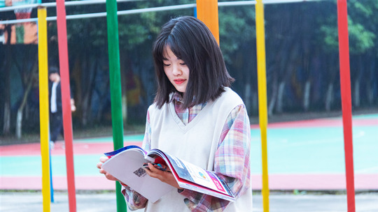 <b>初中毕业来新华,勇敢追逐设计梦 </b>