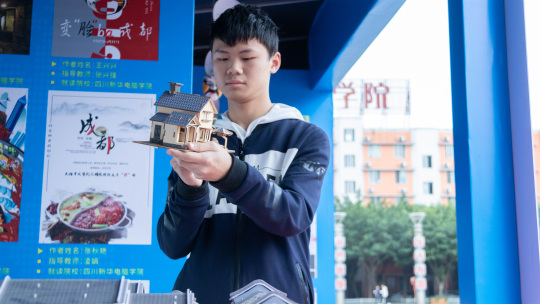 <b>曾忠瑞:换个方式逆袭成“学霸”</b>