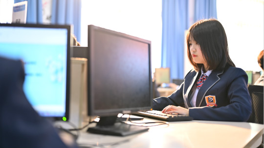 <b>互联网时代，女生学什么专业好就业？</b>