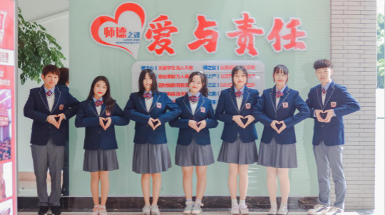 <b>新华互联网科技校企合作多方联动，共建人才生态圈</b>