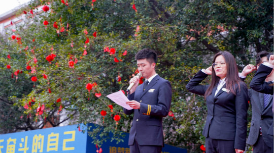 <b>新生见面会开学的第一课——院长助理寄语</b>
