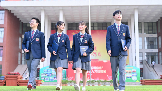 <b>两会速递 | 暖心，让每个孩子都有人生出彩的机会！</b>