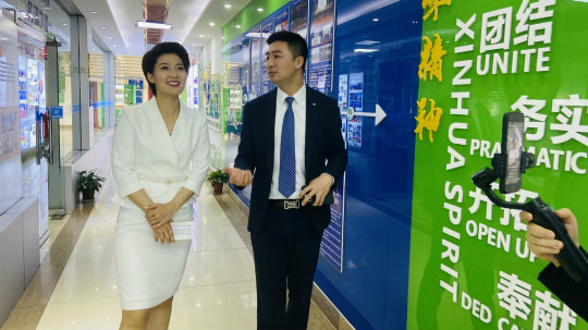 <b>四川新华电脑学院双选会现场，人才争夺战正式打响！</b>