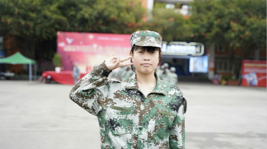 <b>她说：感谢青春最好的时光里，遇到了四川新华</b>