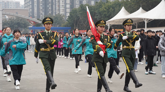 <b>新学期 新气象2022新华第一次升旗仪式隆重举行！</b>