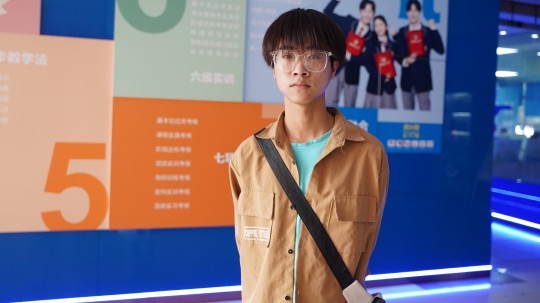 <b>新生学子|再抉择，跟随父母重拾梦想！</b>