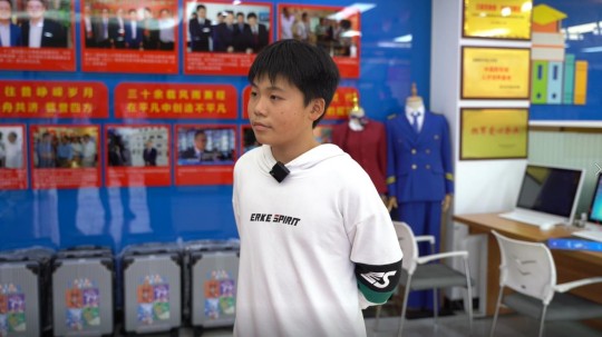 <b>转校来新华，用爱灌溉未来</b>