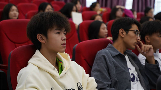 <b>军训后开学第一周，一起来看活力满满的大家</b>