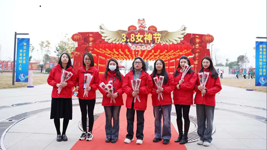 <b>妇女节！献给所有成都新华的女老师们</b>