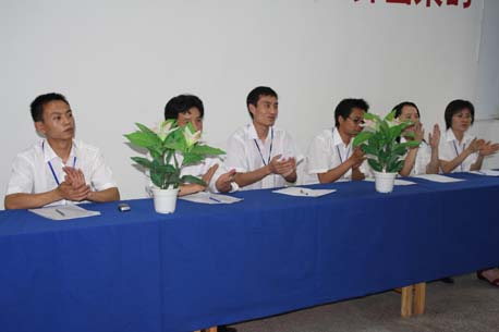 乘着歌声的翅膀 唱响新华的希望