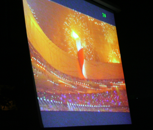 全校师生齐助威共迎盛事