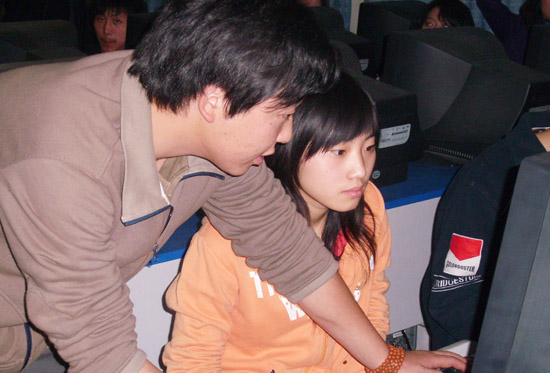 凌寒独自开--四川新华学子不愁就业