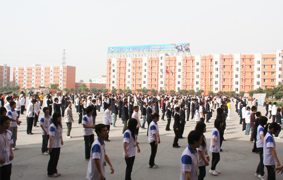 四川新华电脑学校里跳动的音符-课间操