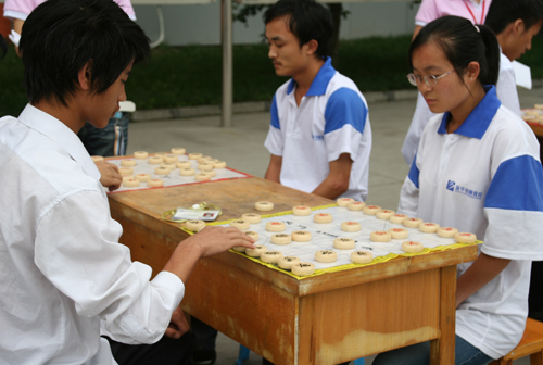 四川新华电脑学校举办“提素质、促和谐学生象棋比赛”活动