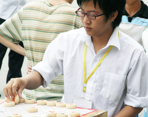 四川新华电脑学校举办“提素质、促和谐学生象棋比赛”活动