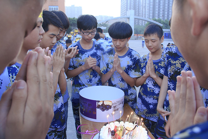 全校生日大party,新华有你更精彩
