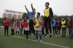 <b>在拓展中相互认识，在拓展中展现自我</b>