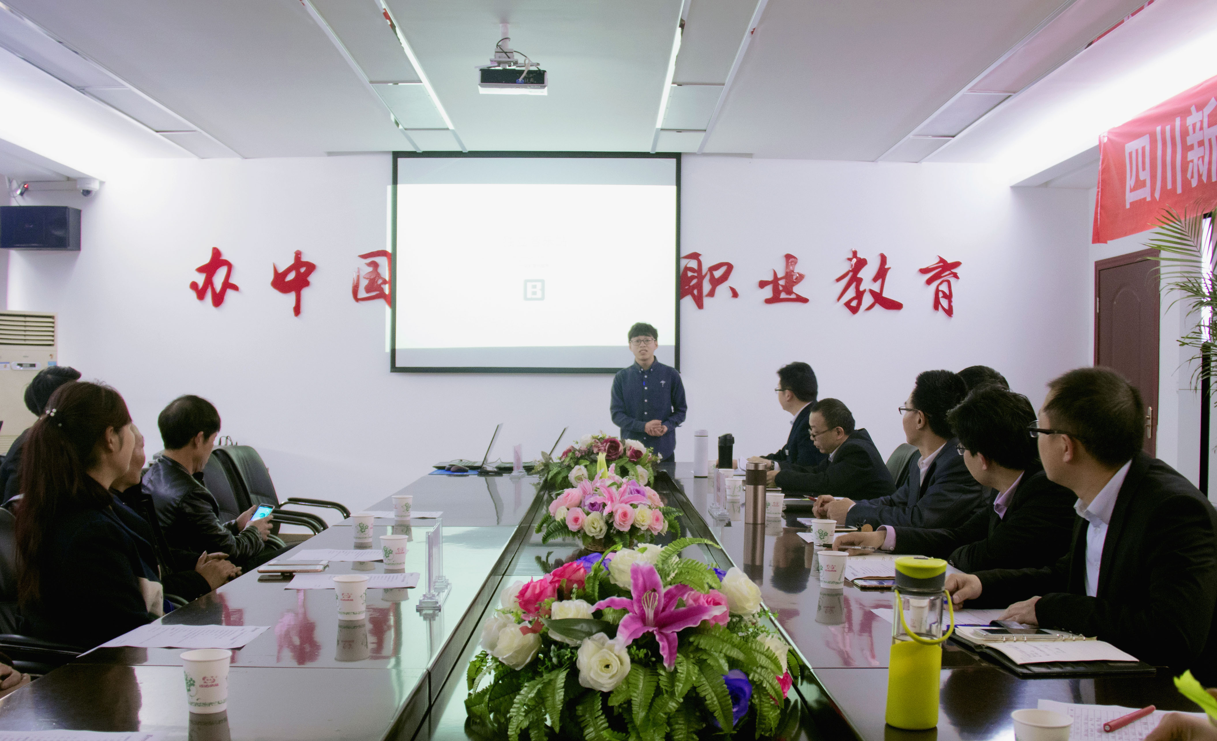 幸福就是,毕业答辩时有父母的见证