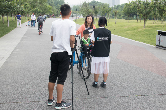 在母亲节来临之际,他们有些话想对母亲说