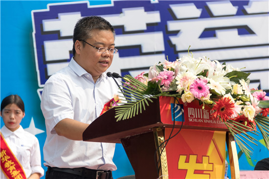 荣誉校友母校行,十里春风学子情