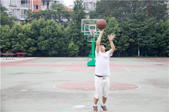 我们一世相遇都是阔别重逢