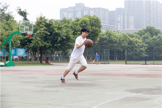 我们一世相遇都是阔别重逢