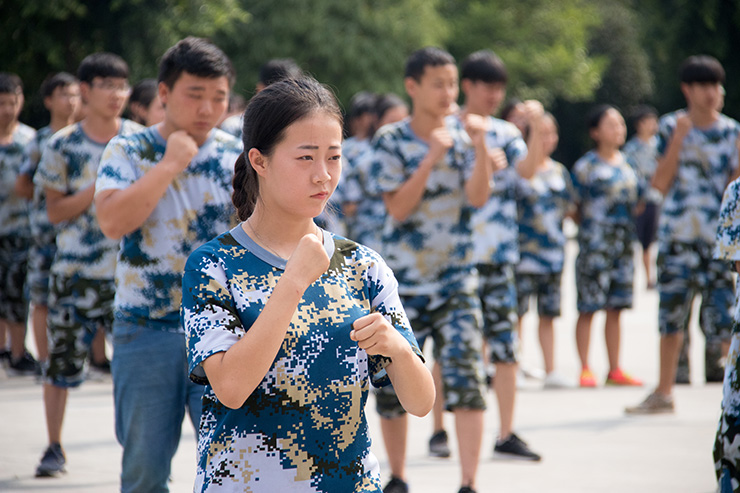 秋季军训会操完满结束,新生面貌焕然一新