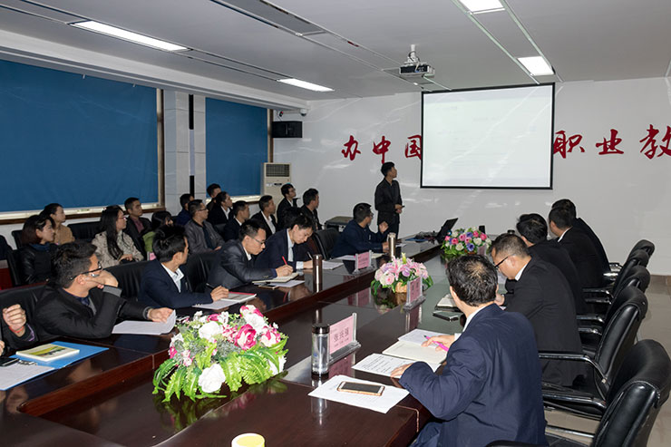 我院举办毕业生答辩会,隆重邀请家长前来旁听
