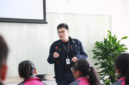 科技零距离!新华学子百度互联网体验之旅