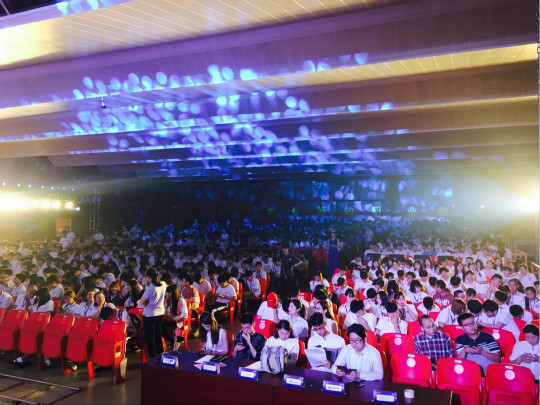 《VR专业人才联合培养基地》落户四川新华电脑学院51VR授牌