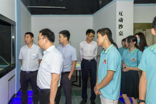 汉沙集团游学参观—身体和灵魂总有一个在路上