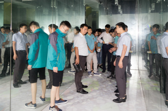 汉沙集团游学参观—身体和灵魂总有一个在路上