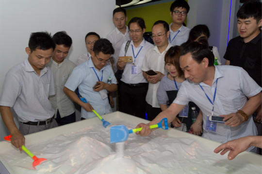 新华互联网科技VR师资培训日志:名企参观体验
