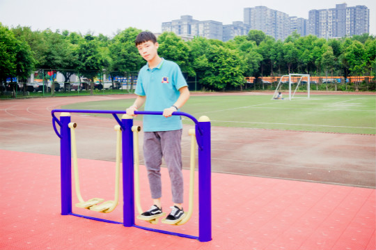 花无重开日,人无再少年