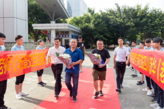 《老师来了》 未来已来 大咖带你畅游VR虚拟世界