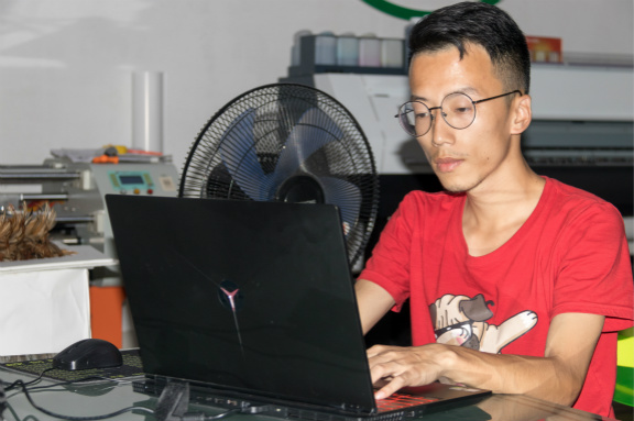 不安现状,社会闯荡十年,选择新华重新出发