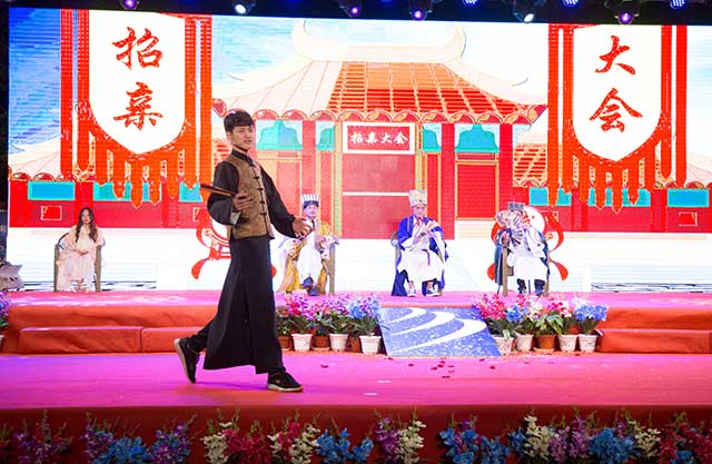 “庆国庆·迎新生”暨四川新华2018年秋季开学典礼圆满落幕
