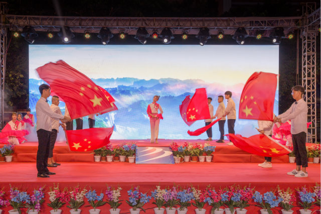 “歌舞青春·圆梦新华”国庆晚会美图来袭