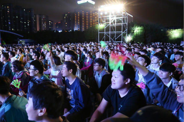 “歌舞青春·圆梦新华”国庆晚会美图来袭