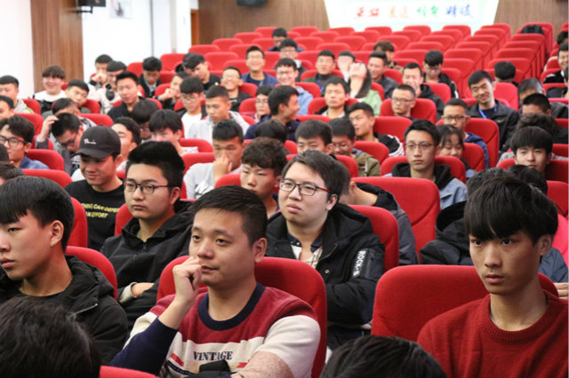越专业 越出色 用大咖的力量指引学生如何“智赢未来”