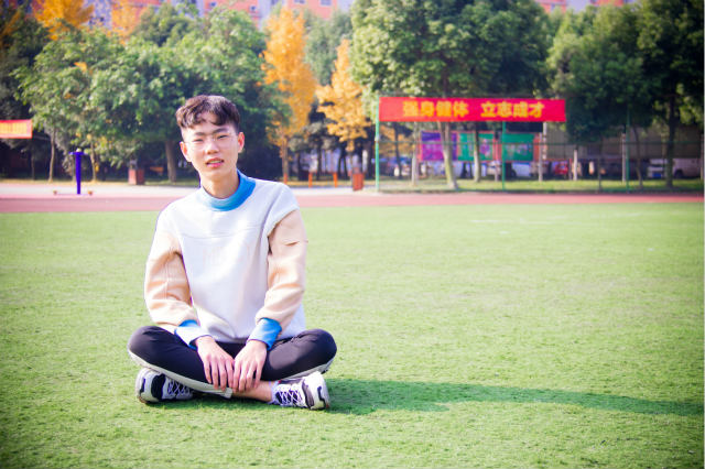 一见钟情的电竞见之不忘,思之如狂