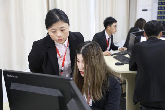 “新华澜庭集杯”互联网职业技能大赛盛大启幕